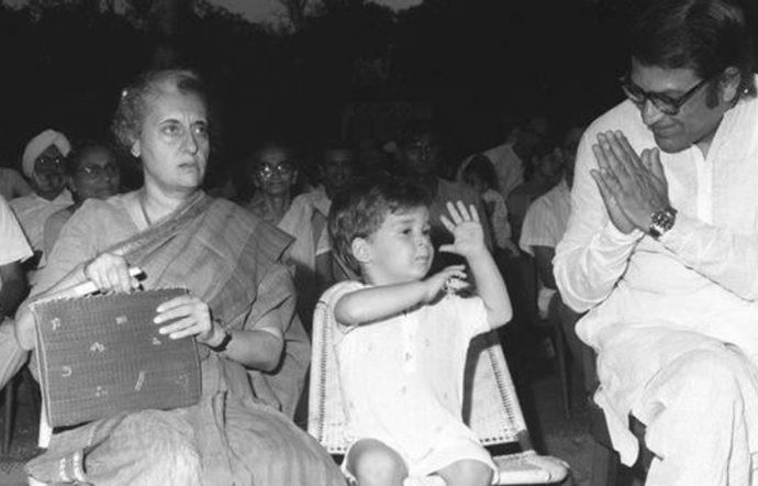Siddhartha Shankar Ray (Left), CM of West Bengal from 1972 - 1977, pictured with Indira Gandhi. Photo Credits: Twitter. 