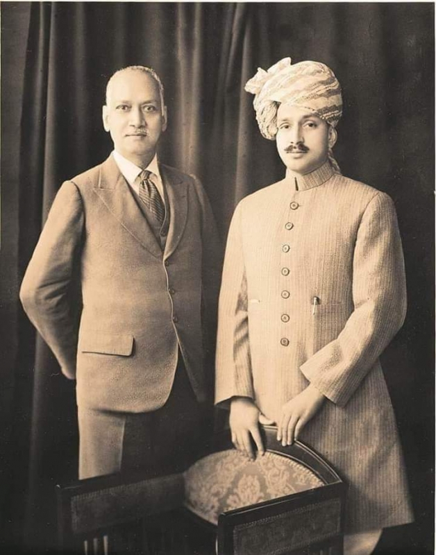 Raghubir Sinh (R) and Sir Jadunath Sarkar. 